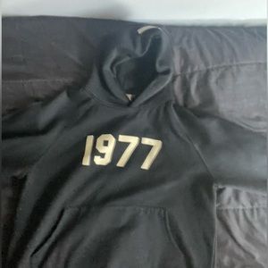 “1977” essentials fear god hoodie
